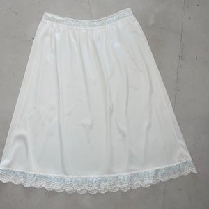 dainty vintage white slip skirt